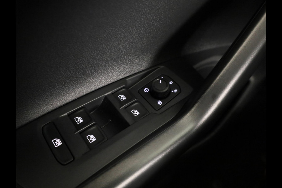 Volkswagen Polo GP Life Edition 1.0 95 pk 5 versn. Hand | 15" LM | Stoelverwarming | Camera |