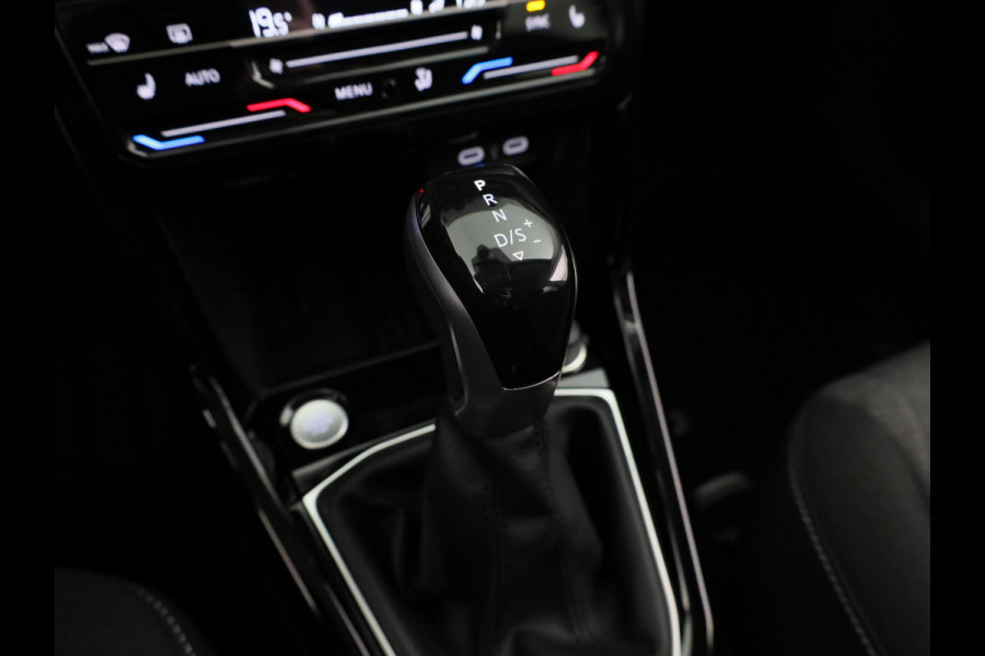 Volkswagen T-Cross Life Edition 1.0 TSI 116 PK DSG | Climatronic | Stoelverwarming | Camera |