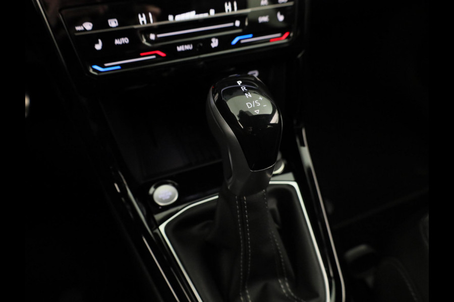 Volkswagen T-Cross R-Line Edition 1.0 TSI 116 PK DSG | 18" LM | Camera | Stoelverwarming | IQ.Light |