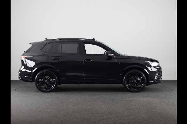 Volkswagen Tiguan R-Line Edition 1.5 eHybrid 150 kW / 204 PK SUV 6 v Panoramadak | Stoelverwarming | Trekhaak