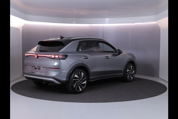 Volkswagen T-Roc Style First Edition 1.5 eTSI 85 kW / 116 PK SUV 7 | Assistance Pakket | Trekhaak | Elek. achterklep |  Velgen 'Vancouver', 19 inch lichtmetaal | Zwart dak