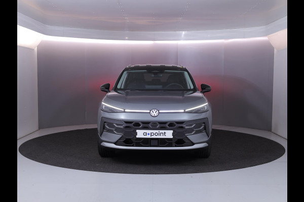 Volkswagen T-Roc Style First Edition 1.5 eTSI 85 kW / 116 PK SUV 7 | Assistance Pakket | Trekhaak | Elek. achterklep |  Velgen 'Vancouver', 19 inch lichtmetaal | Zwart dak