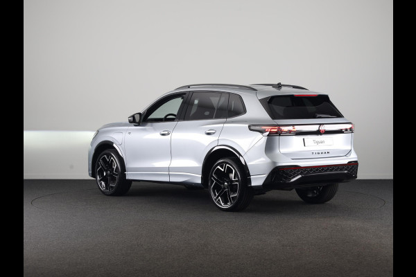 Volkswagen Tiguan R-Line Edition 1.5 eHybrid 204 PK DSG | 20" LM | Black Style | Stoel & stuurverwarming |  Trekhaak |