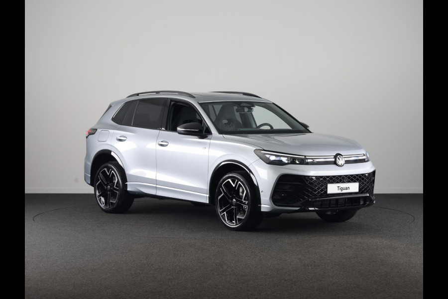 Volkswagen Tiguan R-Line Edition 1.5 eHybrid 204 PK DSG | 20" LM | Black Style | Stoel & stuurverwarming |  Trekhaak |