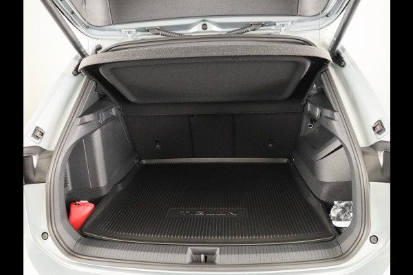Volkswagen Tiguan R-Line Edition 1.5 eHybrid 204 PK DSG | 20" LM | Black Style | Stoel & stuurverwarming |  Trekhaak |