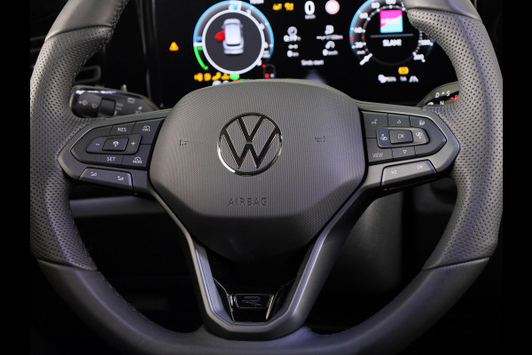 Volkswagen Tiguan R-Line Edition 1.5 eHybrid 204 PK DSG | 20" LM | Black Style | Stoel & stuurverwarming |  Trekhaak |