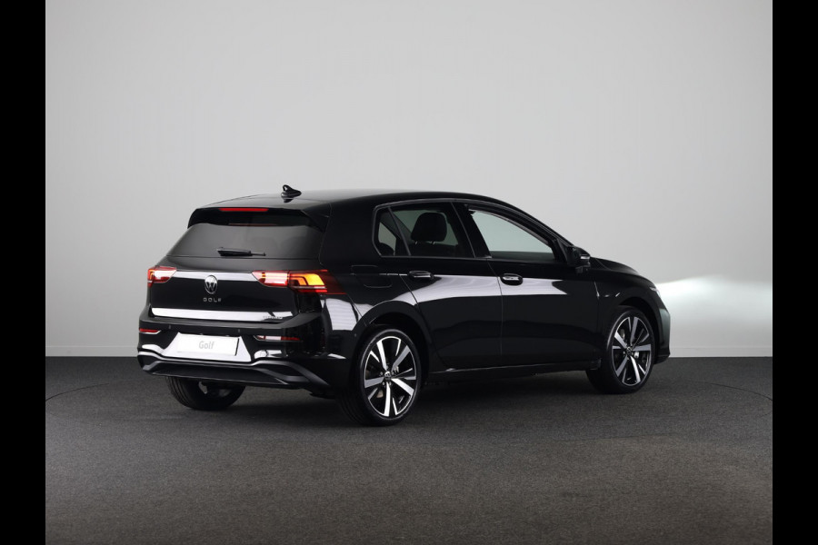 Volkswagen Golf Life Edition 1.5 eHybrid 204 PK | 17 "LM velgen | Stoel & Stuurverwarming | Camera |
