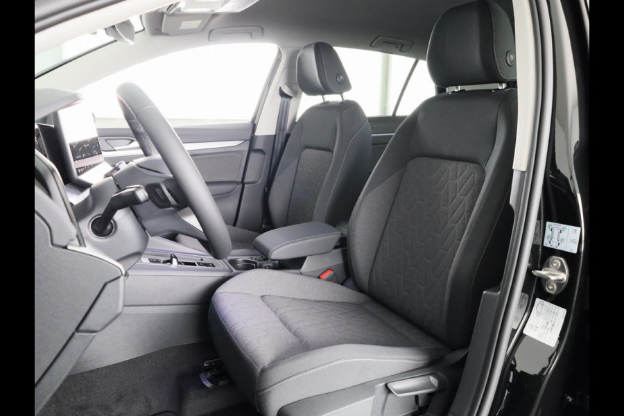 Volkswagen Golf Life Edition 1.5 eHybrid 204 PK | 17 "LM velgen | Stoel & Stuurverwarming | Camera |