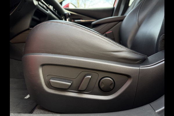 Mazda CX-30 2.0 e-SkyActiv-X M Hybrid Luxury / Trekhaak / Head-Up / Keyless / Leder / Adap. Cruise / Camera