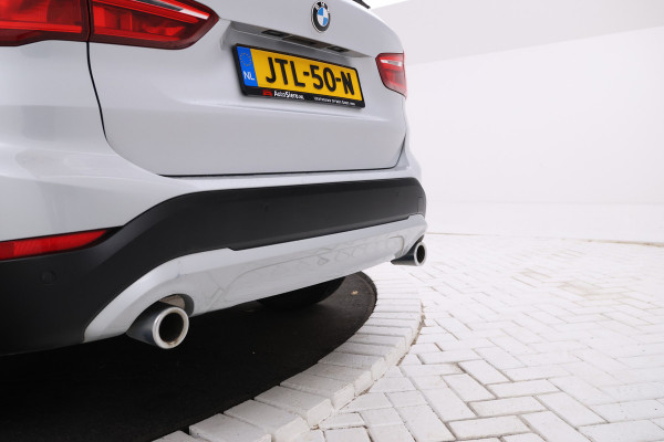 BMW X1 sDrive18d High Executive Automaat, Panorama dak, Navigatie