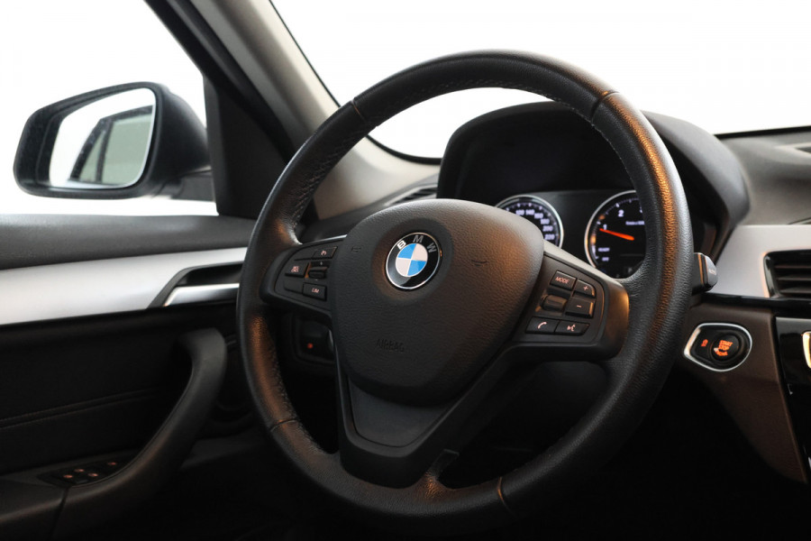 BMW X1 sDrive18d High Executive Automaat, Panorama dak, Navigatie