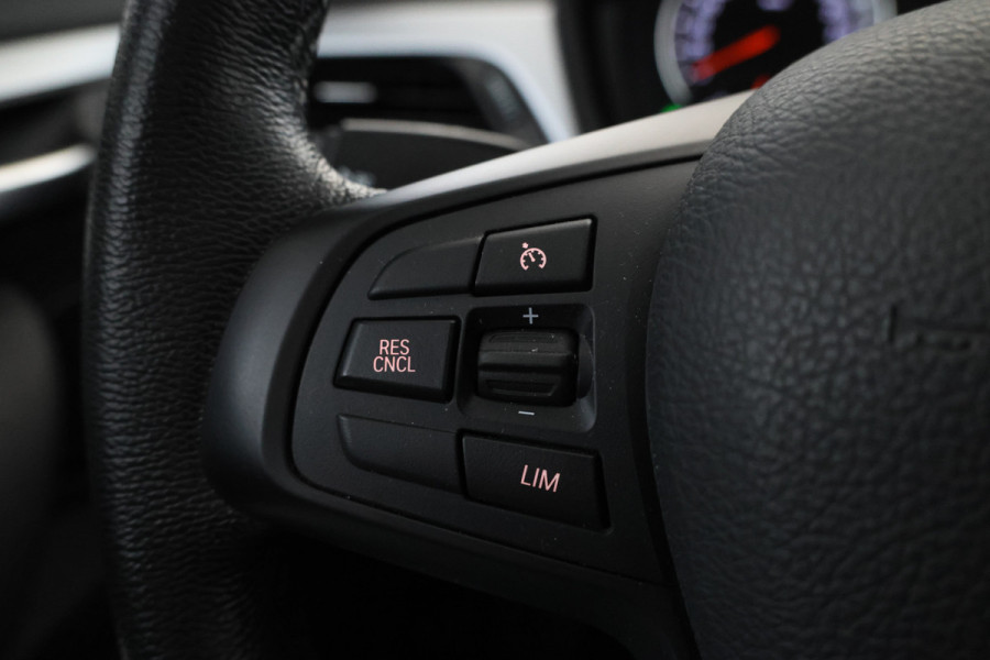 BMW X1 sDrive18d High Executive Automaat, Panorama dak, Navigatie