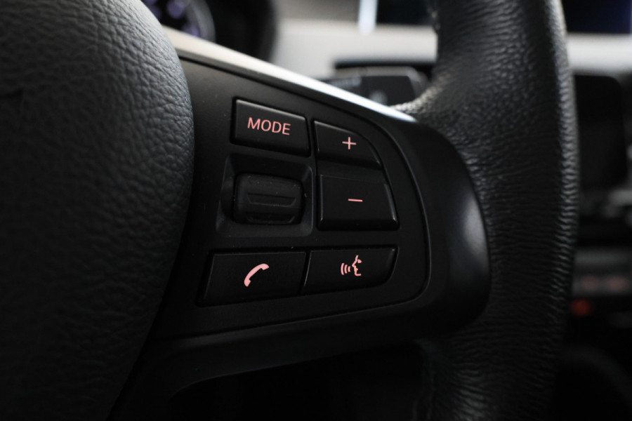 BMW X1 sDrive18d High Executive Automaat, Panorama dak, Navigatie