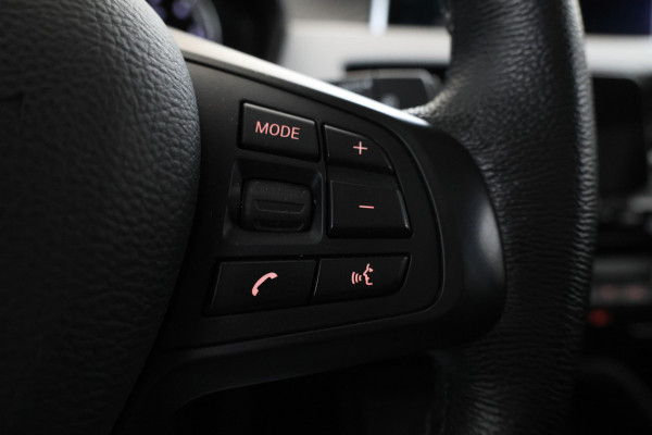 BMW X1 sDrive18d High Executive Automaat, Panorama dak, Navigatie