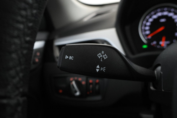 BMW X1 sDrive18d High Executive Automaat, Panorama dak, Navigatie