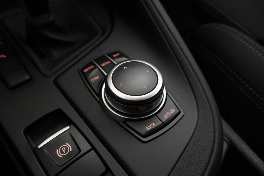 BMW X1 sDrive18d High Executive Automaat, Panorama dak, Navigatie