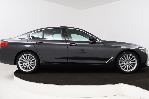 BMW 5 Serie 530i High Executive (PANORAMADAK, SFEERVERLICHTING, STOELVERWARMING/VENTILATIE, ELEKTR STOELEN)