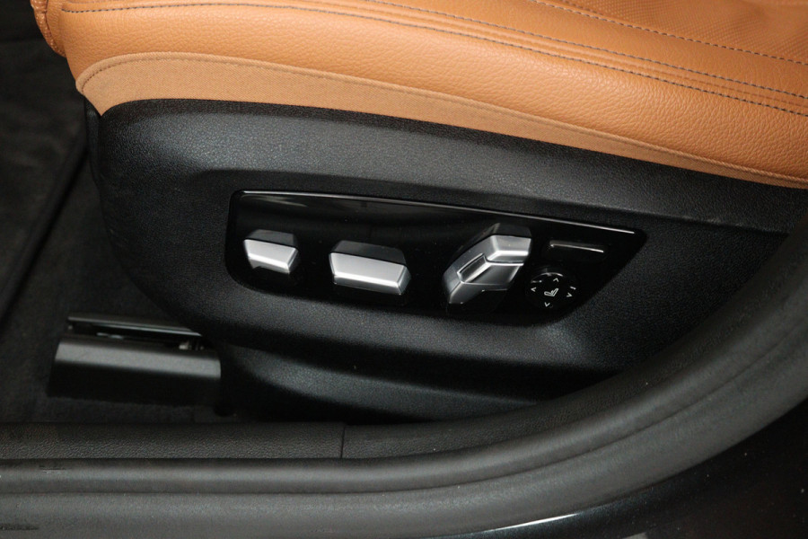 BMW 5 Serie 530i High Executive (PANORAMADAK, SFEERVERLICHTING, STOELVERWARMING/VENTILATIE, ELEKTR STOELEN)