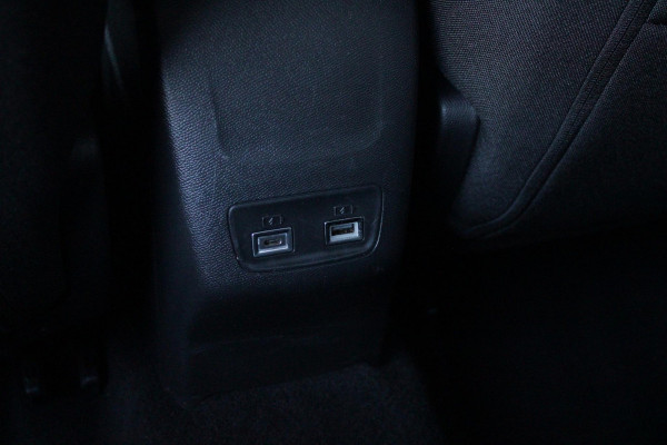 Peugeot 208 1.2 100PK ALLURE | PARKEERSENSOREN VOOR + ACHTER | DRAADLOZE APPLE CARPLAY/ANDROID AUTO | CRUISE CONTROL | DAB+ RADIO | CLIMATE CONTROL | LED KOPLAMPEN | LICHTMETALEN VELGEN 16" |