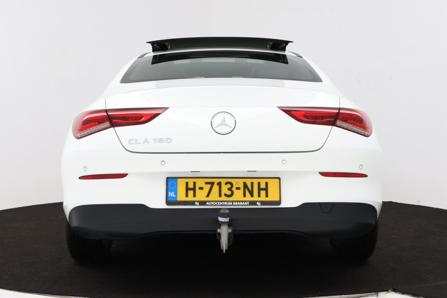 Mercedes-Benz CLA-Klasse 180 Business Solution (PANORAMADAK, TREKHAAK, CAMERA, CRUISE CONTROL, PARKEERSENSOREN)