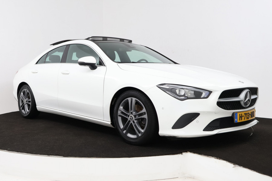 Mercedes-Benz CLA-Klasse 180 Business Solution (PANORAMADAK, TREKHAAK, CAMERA, CRUISE CONTROL, PARKEERSENSOREN)