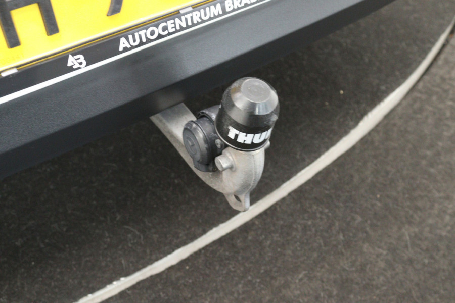 Mercedes-Benz CLA-Klasse 180 Business Solution (PANORAMADAK, TREKHAAK, CAMERA, CRUISE CONTROL, PARKEERSENSOREN)