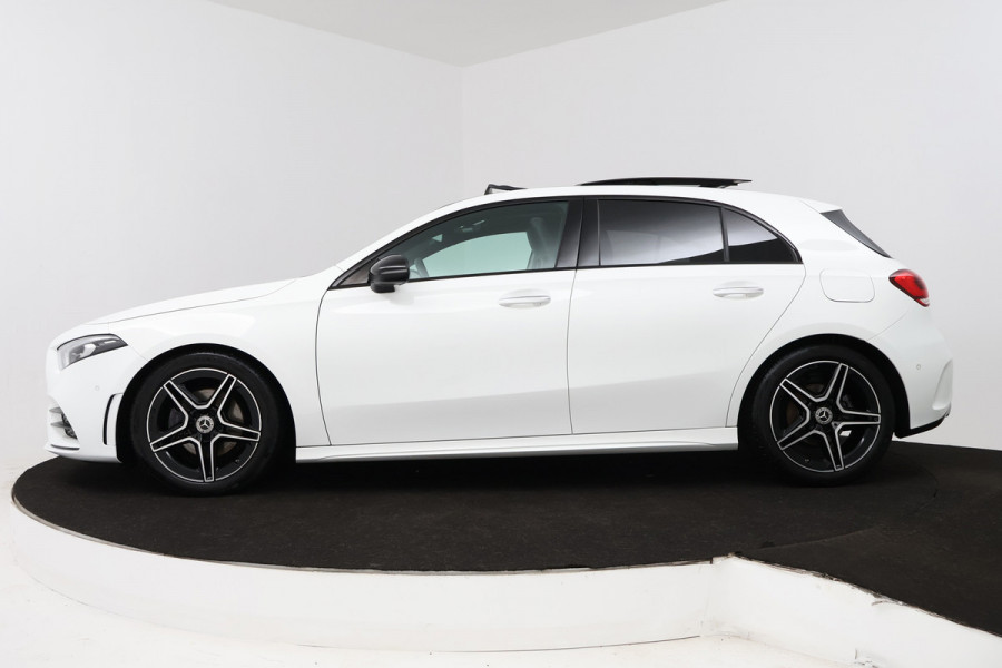 Mercedes-Benz A-Klasse 180 Business Solution AMG (PANORAMADAK, STOELVERWARMING, CAMERA, ELEKTR STOELEN, NAVIGATIE, CRUISE CONTROL)