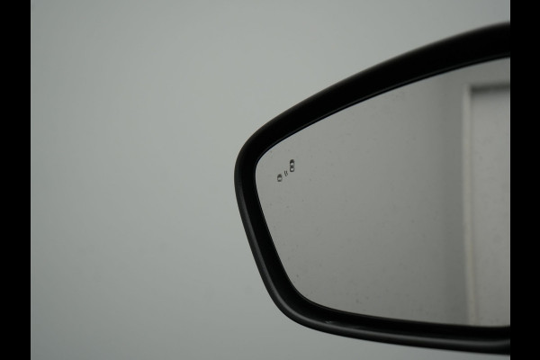 Ford Kuga 2.5 Vignale PHEV 225pk Dealer O.H | Panodak | Head Up | Bang & Olufsen Sound | Adaptive Cruise | 360 Camera | Lederen Sportstoelen Memory & Verwarmd | Keyless | Pilot Assist | Blis | Apple Carplay | Navigatie | Virtual | DAB  Plug In Hybrid |