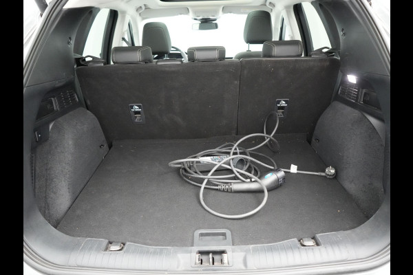 Ford Kuga 2.5 Vignale PHEV 225pk Dealer O.H | Panodak | Head Up | Bang & Olufsen Sound | Adaptive Cruise | 360 Camera | Lederen Sportstoelen Memory & Verwarmd | Keyless | Pilot Assist | Blis | Apple Carplay | Navigatie | Virtual | DAB  Plug In Hybrid |