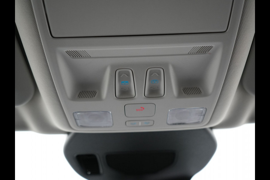 Ford Kuga 2.5 Vignale PHEV 225pk Dealer O.H | Panodak | Head Up | Bang & Olufsen Sound | Adaptive Cruise | 360 Camera | Lederen Sportstoelen Memory & Verwarmd | Keyless | Pilot Assist | Blis | Apple Carplay | Navigatie | Virtual | DAB  Plug In Hybrid |