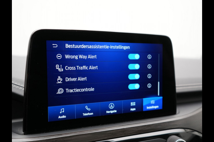 Ford Kuga 2.5 Vignale PHEV 225pk Dealer O.H | Panodak | Head Up | Bang & Olufsen Sound | Adaptive Cruise | 360 Camera | Lederen Sportstoelen Memory & Verwarmd | Keyless | Pilot Assist | Blis | Apple Carplay | Navigatie | Virtual | DAB  Plug In Hybrid |