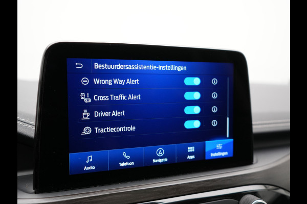 Ford Kuga 2.5 Vignale PHEV 225pk Dealer O.H | Panodak | Head Up | Bang & Olufsen Sound | Adaptive Cruise | 360 Camera | Lederen Sportstoelen Memory & Verwarmd | Keyless | Pilot Assist | Blis | Apple Carplay | Navigatie | Virtual | DAB  Plug In Hybrid |