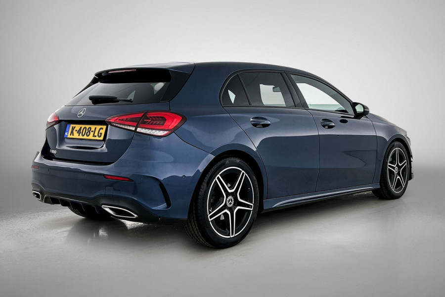 Mercedes-Benz A-Klasse 180 Business Solution AMG (SFEERVERLICHTING, CAMERA, NAVIGATIE, STOELVERWARMING, GOED ONDERHOUDEN)