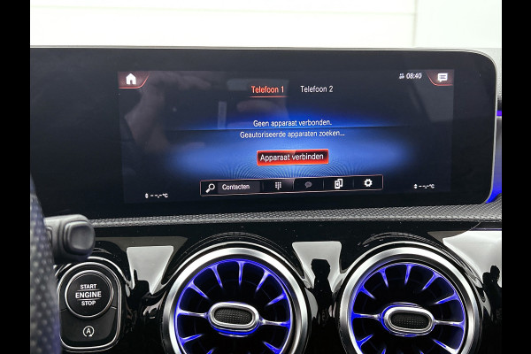 Mercedes-Benz A-Klasse 180 Business Solution AMG (SFEERVERLICHTING, CAMERA, NAVIGATIE, STOELVERWARMING, GOED ONDERHOUDEN)