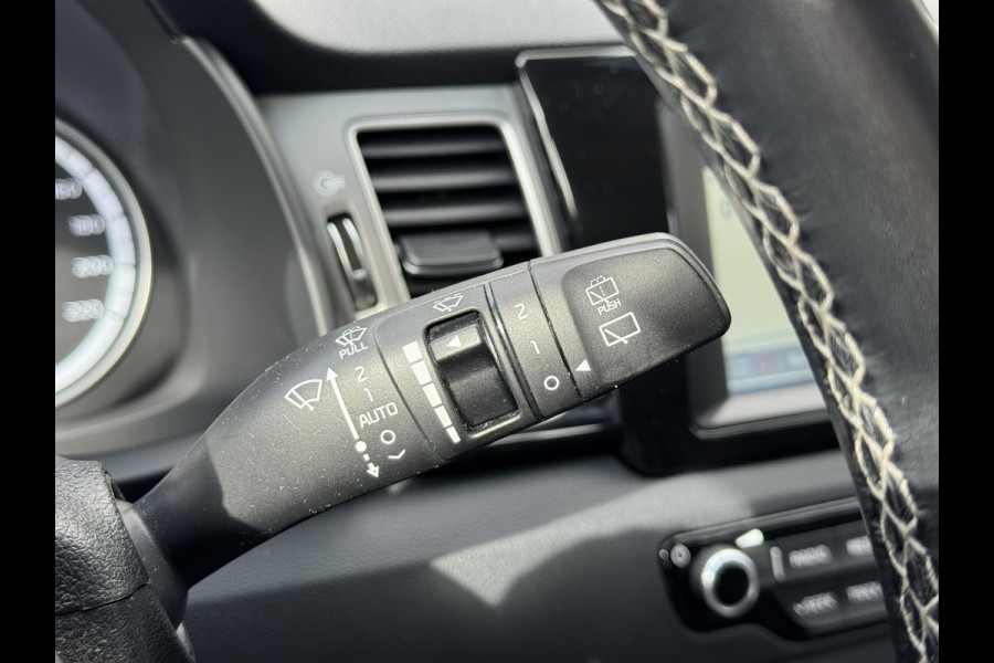 Kia Niro 1.6 GDi Hybrid ExecutiveLine | Halfleder, Navi, Cruise, Camera, Carplay/Android, DAB | NAP |