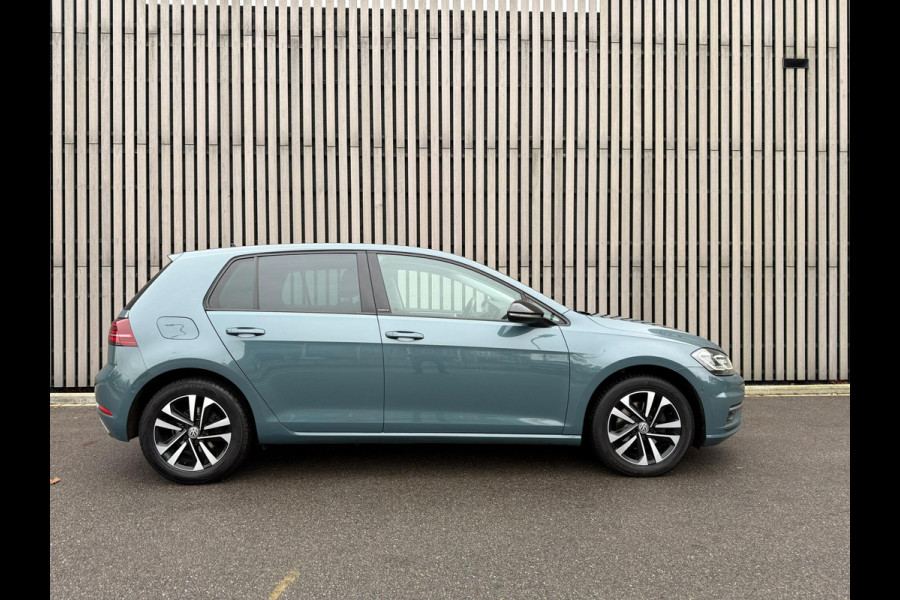Volkswagen Golf 1.5 TSI Highline Business R / Panoramadak
