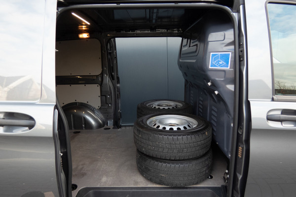 Mercedes-Benz Vito | ADAPTIEVE CRUISE CONTROL | CAMERA | TREKHAAK | STOELVERWARMING | DUBBELE SCHUIFDEUR