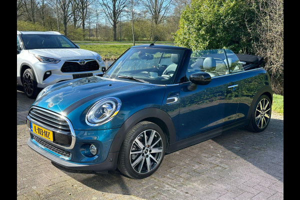 MINI Cabrio 1.5 Cooper Sidewalk Edition Camera | Lederen Bekleding | Navigatie | Harman Kardon | 52.000 Km | Automaat | Full Options.