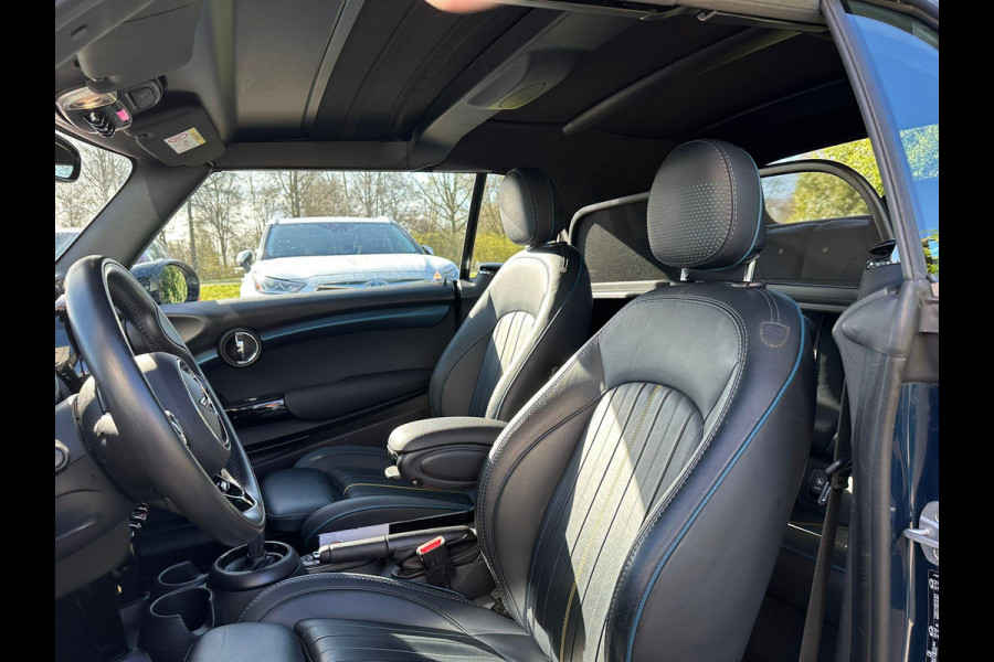 MINI Cabrio 1.5 Cooper Sidewalk Edition Camera | Lederen Bekleding | Navigatie | Harman Kardon | 52.000 Km | Automaat | Full Options.