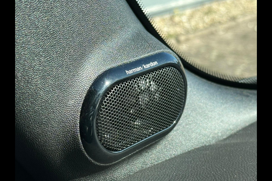 MINI Cabrio 1.5 Cooper Sidewalk Edition Camera | Lederen Bekleding | Navigatie | Harman Kardon | 52.000 Km | Automaat | Full Options.