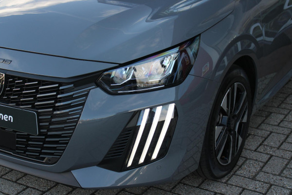 Peugeot 208 1.2 100PK ALLURE | PARKEERSENSOREN VOOR + ACHTER | DRAADLOZE APPLE CARPLAY/ANDROID AUTO | CRUISE CONTROL | DAB+ RADIO | CLIMATE CONTROL | LED KOPLAMPEN | LICHTMETALEN VELGEN 16" |