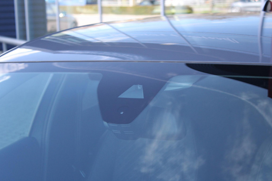 Peugeot 208 1.2 100PK ALLURE | PARKEERSENSOREN VOOR + ACHTER | DRAADLOZE APPLE CARPLAY/ANDROID AUTO | CRUISE CONTROL | DAB+ RADIO | CLIMATE CONTROL | LED KOPLAMPEN | LICHTMETALEN VELGEN 16" |