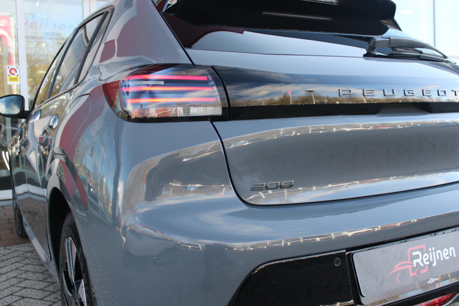 Peugeot 208 1.2 100PK ALLURE | PARKEERSENSOREN VOOR + ACHTER | DRAADLOZE APPLE CARPLAY/ANDROID AUTO | CRUISE CONTROL | DAB+ RADIO | CLIMATE CONTROL | LED KOPLAMPEN | LICHTMETALEN VELGEN 16" |