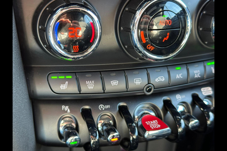 MINI Cabrio 1.5 Cooper Sidewalk Edition Camera | Lederen Bekleding | Navigatie | Harman Kardon | 52.000 Km | Automaat | Full Options.