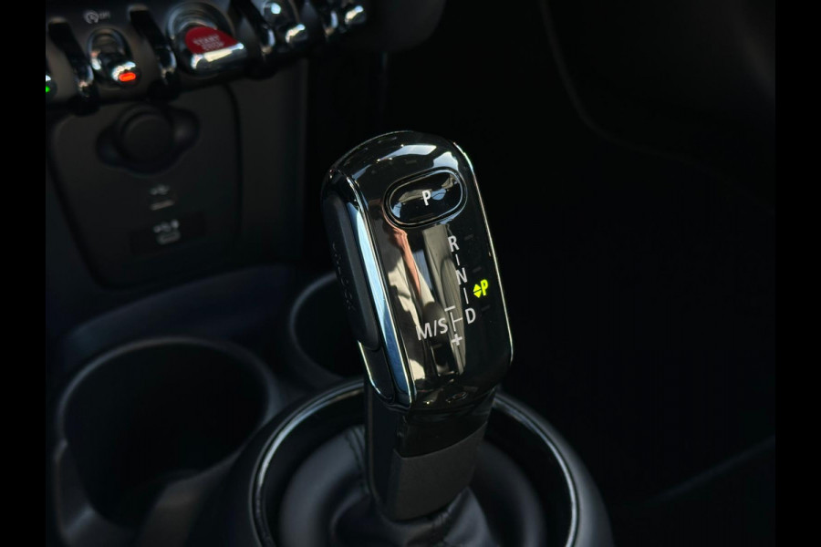 MINI Cabrio 1.5 Cooper Sidewalk Edition Camera | Lederen Bekleding | Navigatie | Harman Kardon | 52.000 Km | Automaat | Full Options.