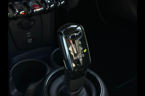 MINI Cabrio 1.5 Cooper Sidewalk Edition Camera | Lederen Bekleding | Navigatie | Harman Kardon | 52.000 Km | Automaat | Full Options.