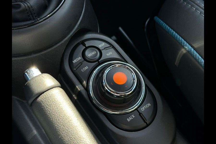 MINI Cabrio 1.5 Cooper Sidewalk Edition Camera | Lederen Bekleding | Navigatie | Harman Kardon | 52.000 Km | Automaat | Full Options.