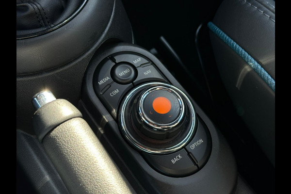 MINI Cabrio 1.5 Cooper Sidewalk Edition Camera | Lederen Bekleding | Navigatie | Harman Kardon | 52.000 Km | Automaat | Full Options.