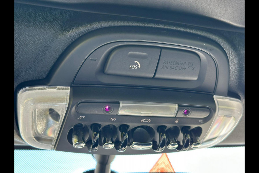 MINI Cabrio 1.5 Cooper Sidewalk Edition Camera | Lederen Bekleding | Navigatie | Harman Kardon | 52.000 Km | Automaat | Full Options.