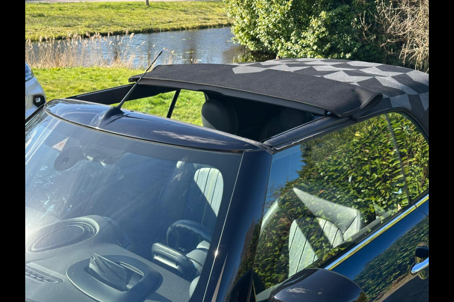 MINI Cabrio 1.5 Cooper Sidewalk Edition Camera | Lederen Bekleding | Navigatie | Harman Kardon | 52.000 Km | Automaat | Full Options.